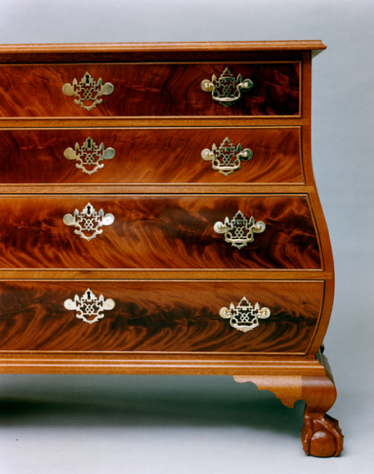Bombe front detail. Bombe front detail.